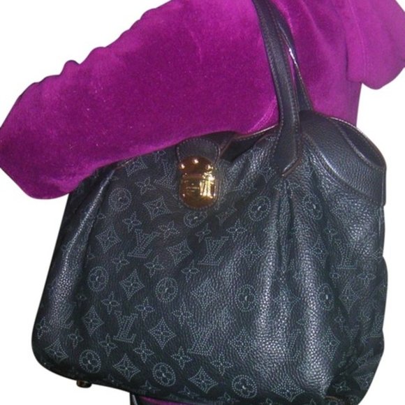 Louis Vuitton Handbags - Louis Vuitton Mahina Cirrus Pm Purse Navy Blue